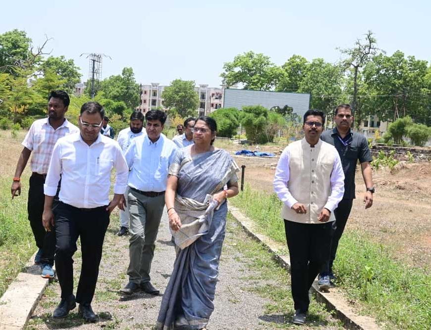 नगरीय प्रशासन विभाग की सचिव शंगीता आर. ने विकास कार्यों का किया निरीक्षण