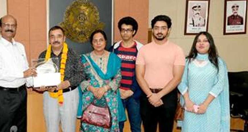 पुलिस मुख्यालय परिवार द्वारा 4 सेवानिवृत्त़ कर्मचारियों को दी गई भावभीनी विदाई
