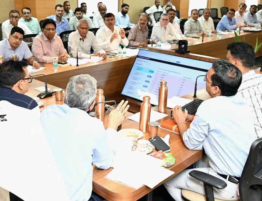यूपी में 170 कर्मचारियों के ट्रांसफर की अनोखी प्रक्रिया, मनचाही पोस्टिंग दी गई