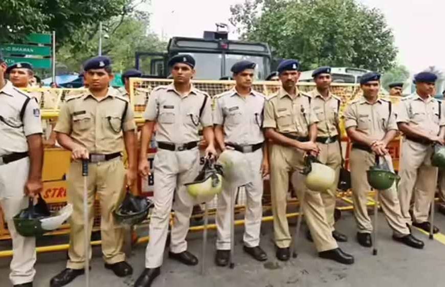 दिल्ली में बड़ी आतंकी साजिश नाकाम, ISI-लिंक्ड नेटवर्क के 9 आरोपी गिरफ्तार