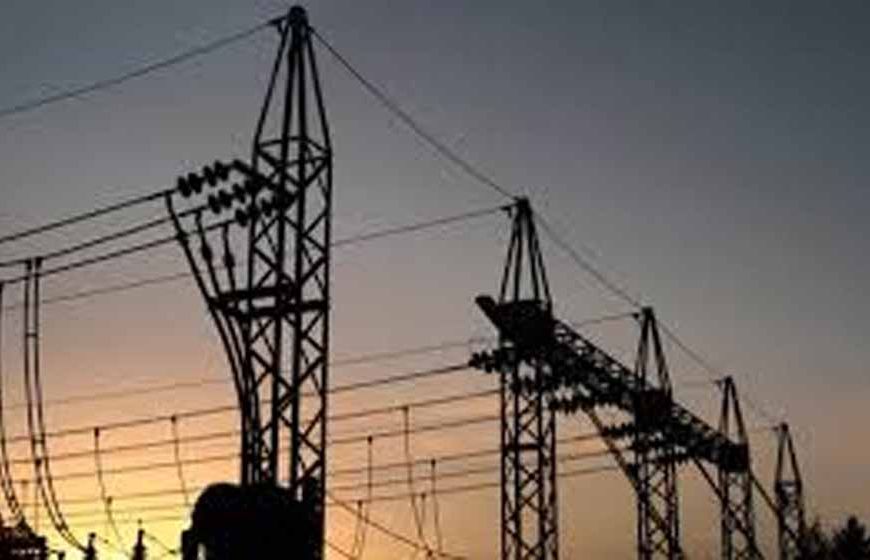 लखनऊ में बिजली संकट से हाहाकार, 40 हजार आबादी अंधेरे में रही, पानी की सप्लाई भी प्रभावित