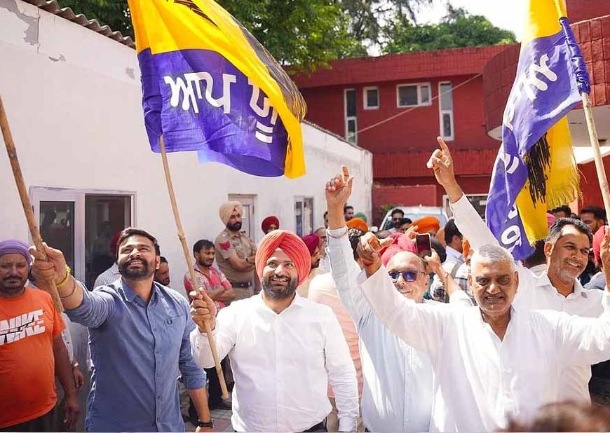 पंजाब में चुनावी जश्न पड़ा भारी, अकाली नेता और भतीजा गिरफ्तार; कई पर केस दर्ज