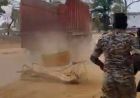 Mohla-Manpur में पुलिस बैरिकेड तोड़कर भागा ट्रक, दर्दनाक हादसे में मासूम की मौत