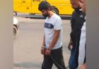 नारायणगढ़ में फायरिंग केस के आरोपी वेंकट गर्ग को पुलिस ने बाजार में घुमाकर की पूछताछ