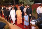 मुरादाबाद में दिखा सीएम योगी का वात्सल्य: दो अनजान बच्चियों के हाथों कराया 'श्री राम वाटिका' का लोकार्पण