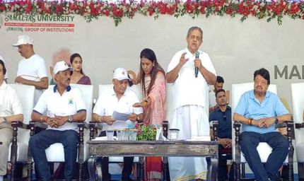 35 हजार से अधिक छात्रों, प्राध्यापकों ने सामूहिक योग कर बनाया विश्व रिकॉर्ड