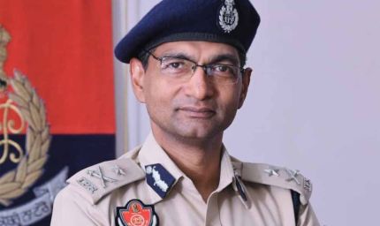 ADGP कौस्तुभ शर्मा का थाने में औचक निरीक्षण, संदिग्ध गतिविधियों पर कड़ी निगरानी के निर्देश