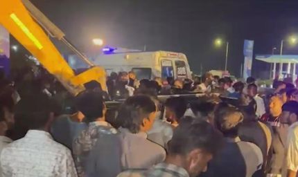 मोरबी में दर्दनाक सड़क हादसा, चराडवा गांव के पास 5 लोगों की मौत, बाइक सवार घायल