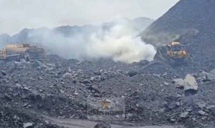 SECL के कोयला स्टॉक में दूसरे दिन भी धधकती रही आग, बुझाने में जुटी रहीं टीमें