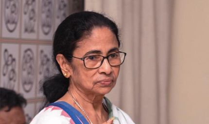 बंगाल के बाद अब दिल्ली में सियासी हलचल, TMC में बगावत की आहट से बढ़ी ममता की चिंता