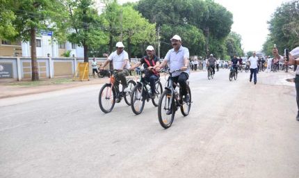 उप मुख्यमंत्री  अरुण साव ने सायकल चलाकर फिट रहने और पर्यावरण संरक्षण का दिया संदेश