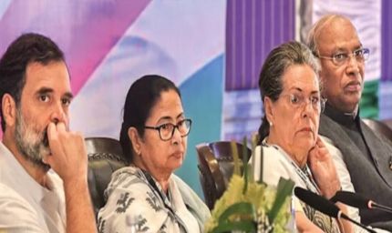 ममता पर कांग्रेस का ‘डबल गेम’? दिल्ली में दोस्ती, बंगाल में सियासी टकराव