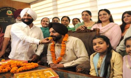 मोहाली नगर निगम पर पहली बार AAP का कब्जा, सरबजीत समाना बने मेयर