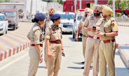 अमृतसर पुलिस की बड़ी कार्रवाई, आतंकी-तस्कर नेटवर्क से जुड़े दो संदिग्ध गिरफ्तार; हथियार और हेरोइन बरामद