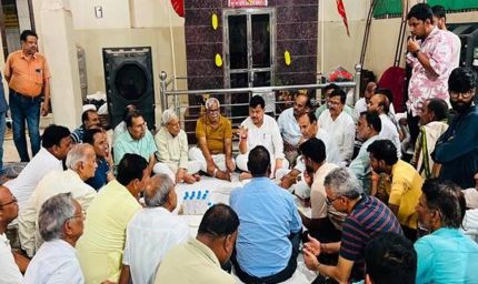 माता मंदिर में रात्रि विश्राम के दौरान ऊर्जा मंत्री तोमर ने लगाई जन चौपाल