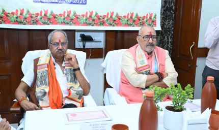 रेशम, खादी और हथकरघा क्षेत्र को नई दिशा: केंद्रीय वस्त्र मंत्री गिरिराज सिंह ने दिए महत्वपूर्ण निर्देश
