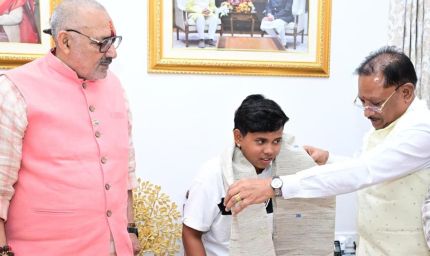 श्रीलंका दौरे के लिए भारतीय अंडर-19 महिला क्रिकेट टीम की उपकप्तान बनीं महक नरवासे : मुख्यमंत्री विष्णु देव साय ने किया सम्मानित