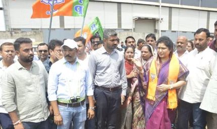 राज्यमंत्री  गौर ने किया निर्माणाधीन 10 लेन सड़क का जायजा