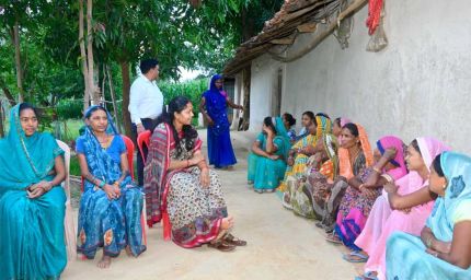 मंत्री लक्ष्मी राजवाड़े ने किया जनसंपर्क, ग्रामीणों की समस्याओं के त्वरित समाधान के दिए निर्देश
