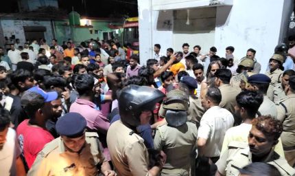 विकासनगर हिंसा: युवक की मौत के बाद भड़का बवाल, आरोपी का घर फूंका, इंटरनेट सेवा बंद