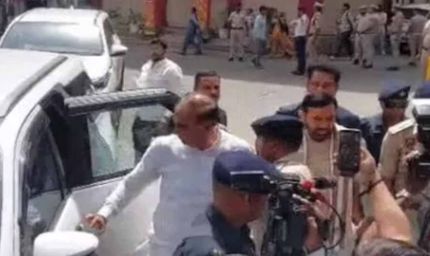 रोहतक डी-पार्क अग्निकांड स्थल पहुंचे सीएम सैनी, पीड़ितों से मुलाकात कर मुआवजे का किया ऐलान