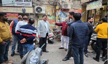 पदभार संभालते ही मैदान में उतरे नगर निगम कमिश्नर ओजस्वी, सुबह सड़कों का लिया जायजा