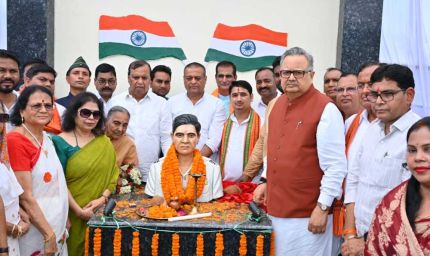 भाटापारा में गौरव का दिन, विधानसभा अध्यक्ष डॉ. रमन सिंह ने किया छत्तीसगढ़ महतारी और शहीद खोण्डे की प्रतिमा का अनावरण