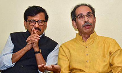 15 करोड़ का ऑफर और UBT में बड़ी टूट! 6 सांसद दिल्ली पहुंचे, क्या उद्धव के चाणक्य ने पलट दी बाजी?