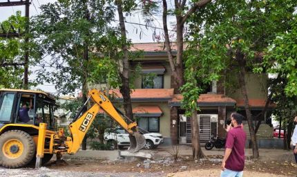 सेजबहार फेस-1 कॉलोनी की भूमि से अतिक्रमण हटाया, अवैध सड़क निर्माण पर मंडल की कार्रवाई