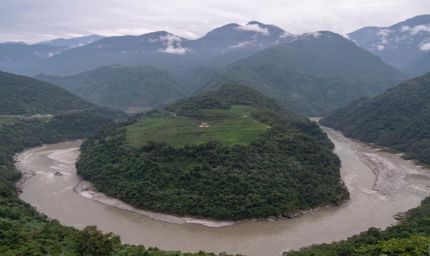 भारत की चिंता बढ़ाने वाली चीन की नई चाल! बॉर्डर से 50KM दूर ब्रह्मपुत्र पर बना रहा दुनिया का सबसे बड़ा बांध