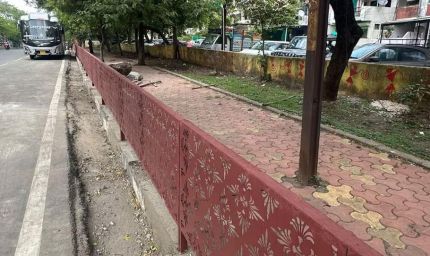 90 डिग्री ब्रिज के बाद भोपाल का नया 'कमाल', फुटपाथ बना दिया लेकिन पहुंचने का रास्ता ही नहीं छोड़ा