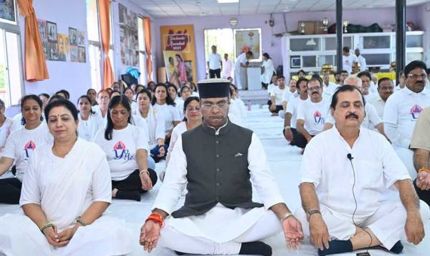 बड़ा तालाब से टीटी नगर स्टेडियम तक गूंजा योग का संदेश