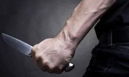उज्जैन में नर्मदा एक्सप्रेस में धक्का लगने पर विवाद, युवक पर चाकू से हमला; हालत गंभीर