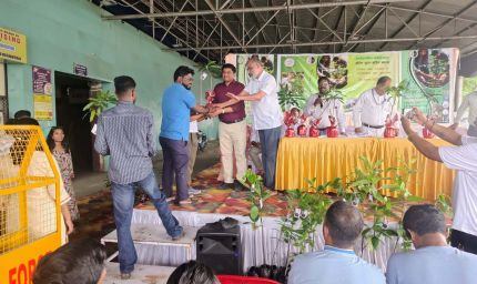 भोपाल स्टेशन पर ‘हरित युवा–हरित भारत’ अभियान की शुरुआत, यात्रियों को बांटे गए 500 पौधे