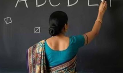MP में शिक्षकों के तबादलों में ई-अटेंडेंस बनी बाधा, 90% स्कूलों के पद पोर्टल पर ‘रिजर्व’