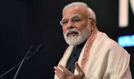 NEET परीक्षा के बीच PM मोदी का संवेदनशील फैसला, एयरपोर्ट पर किया इंतजार