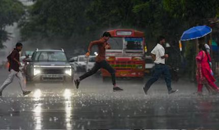Mumbai Monsoon: बारिश से बेहाल मुंबई, अंधेरी सबवे डूबा; कई इलाकों में जलभराव, IMD का येलो अलर्ट जारी