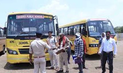 स्कूली बसों पर प्रशासन की सख्ती, 51 बसों की जांच में 5 में मिलीं खामियां; काटे गए चालान