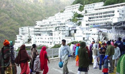 वैष्णो देवी यात्रा ने तोड़ा रिकॉर्ड, 22 जून तक 50.70 लाख श्रद्धालुओं ने किए दर्शन, 10 लाख से ज्यादा की बढ़ोतरी