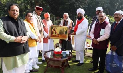 पंजाब पहुंचे पद्मश्री संत निरंजन दास, एयरपोर्ट पर हुआ भव्य स्वागत