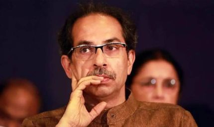 उद्धव ठाकरे के सामने नया संकट, सांसदों के बाद अब दफ्तर पर भी मंडराया खतरा