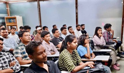 CM साय ने UPSC प्रीलिम्स में सफल ट्राइबल यूथ हॉस्टल के विद्यार्थियों से की मुलाकात, बढ़ाया हौसला