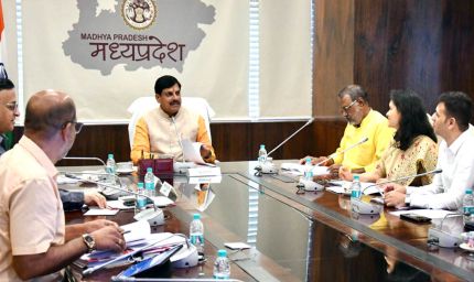 बुजुर्गों और असहाय लोगों का आदर करना हमारा धर्म : मुख्यमंत्री डॉ. यादव