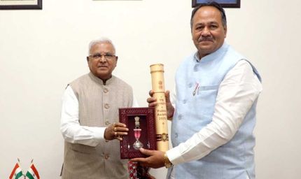 द्मश्री अलंकरण मिलने पर परिषद में अभिनंदन समारोह