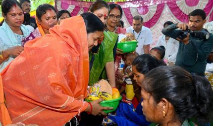 नवविकास की राह पर अग्रसर बस्तर :जगरगुण्डा पहुंचने वाली पहली महिला मंत्री बनी  लक्ष्मी राजवाड़े