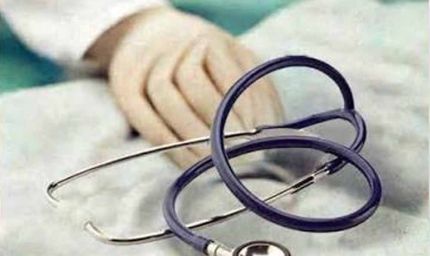 विदेशी डॉक्टरों को प्रैक्टिस की अनुमति पर स्वास्थ्य मंत्री का पलटवार, बोले- बयानबाजी छोड़ छत्तीसगढ़ की भी करें चिंता