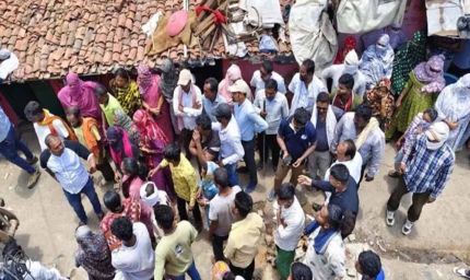 धमतरी में 50 से ज्यादा अवैध घरों को नोटिस, भड़के ग्रामीणों ने राजस्व टीम को घेरा