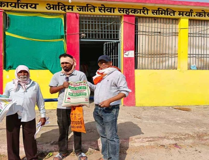 ’नैनो उर्वरकों के उपयोग से बेहतर उत्पादन और मृदा स्वास्थ्य को मिल रहा बढ़ावा-कृषक छेदीलाल’