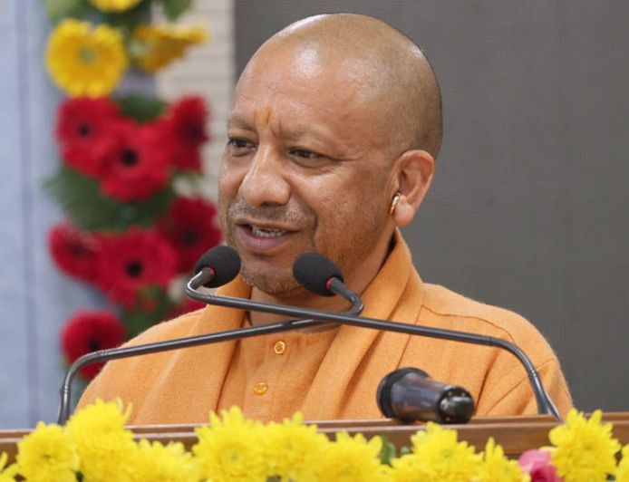 यूपी सिपाही भर्ती अभ्यर्थियों को बड़ी राहत, बस किराए में छूट देने का सीएम योगी का आदेश