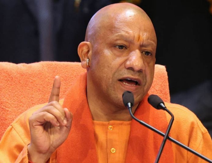 UP की महिलाओं को CM योगी का बड़ा तोहफा, मुफ्त आवास और स्वास्थ्य सुरक्षा योजना का मिलेगा लाभ